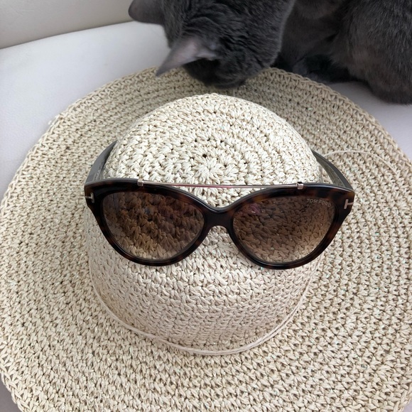 😎Tom Ford sunnies☀️ Genuine TF sunglasses 😎 - Picture 6 of 8